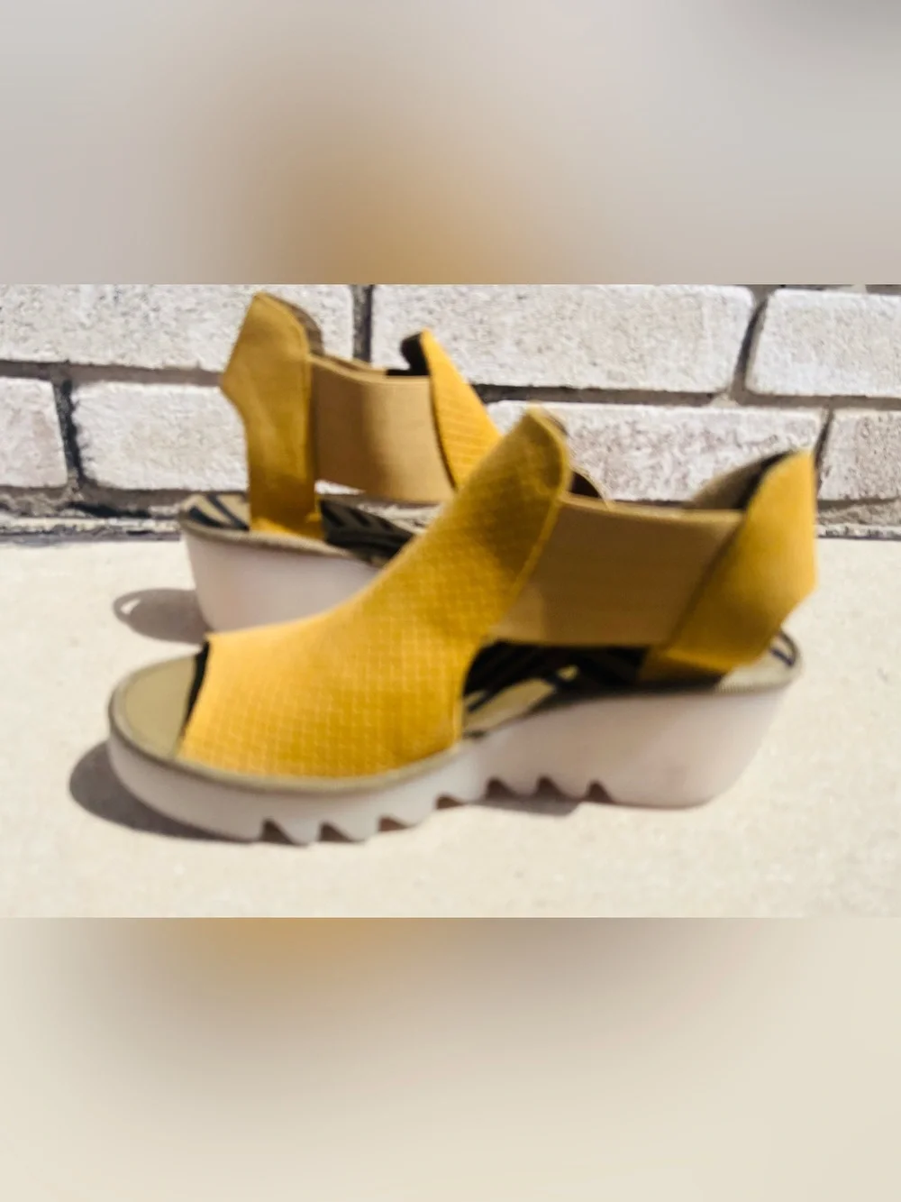 Fly London Yall Cupido
Perforated Peep Toe Cut Out Wedge Heel 39/ 8.5 Yellow NWT - Picture 5 of 9